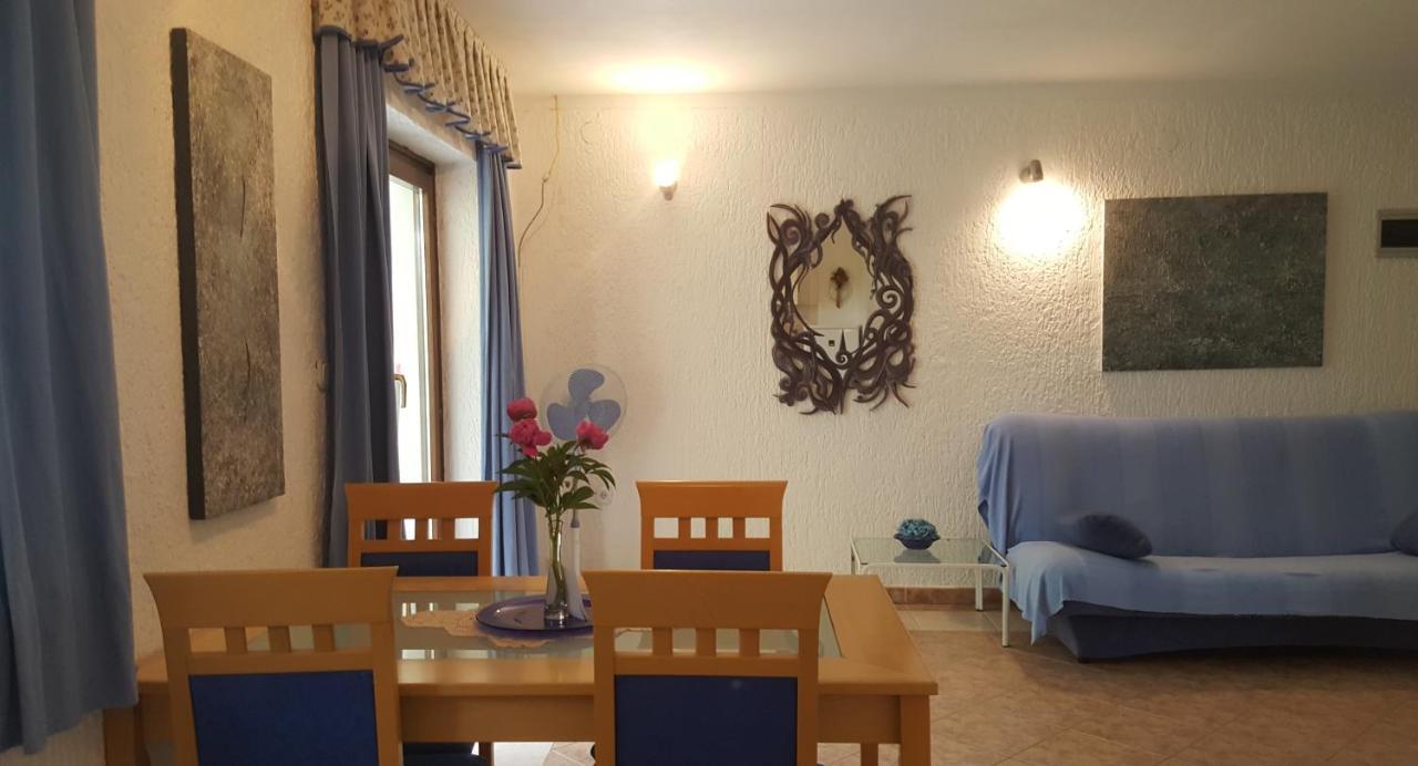 Apartments Coki Funtana Ngoại thất bức ảnh